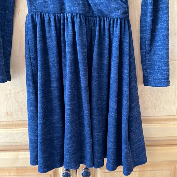 Alya Navy Dress - Picture 4 of 7